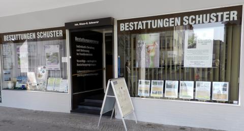 Feuerbestattung in Berlin: Vertrauensvolle Beratung in schwierigen Zeiten  in Berlin